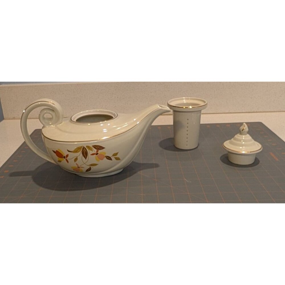 Halls Superior Autumn Leaf Aladdin Teapot Gold Trim Infuser - Picture 2 of 16